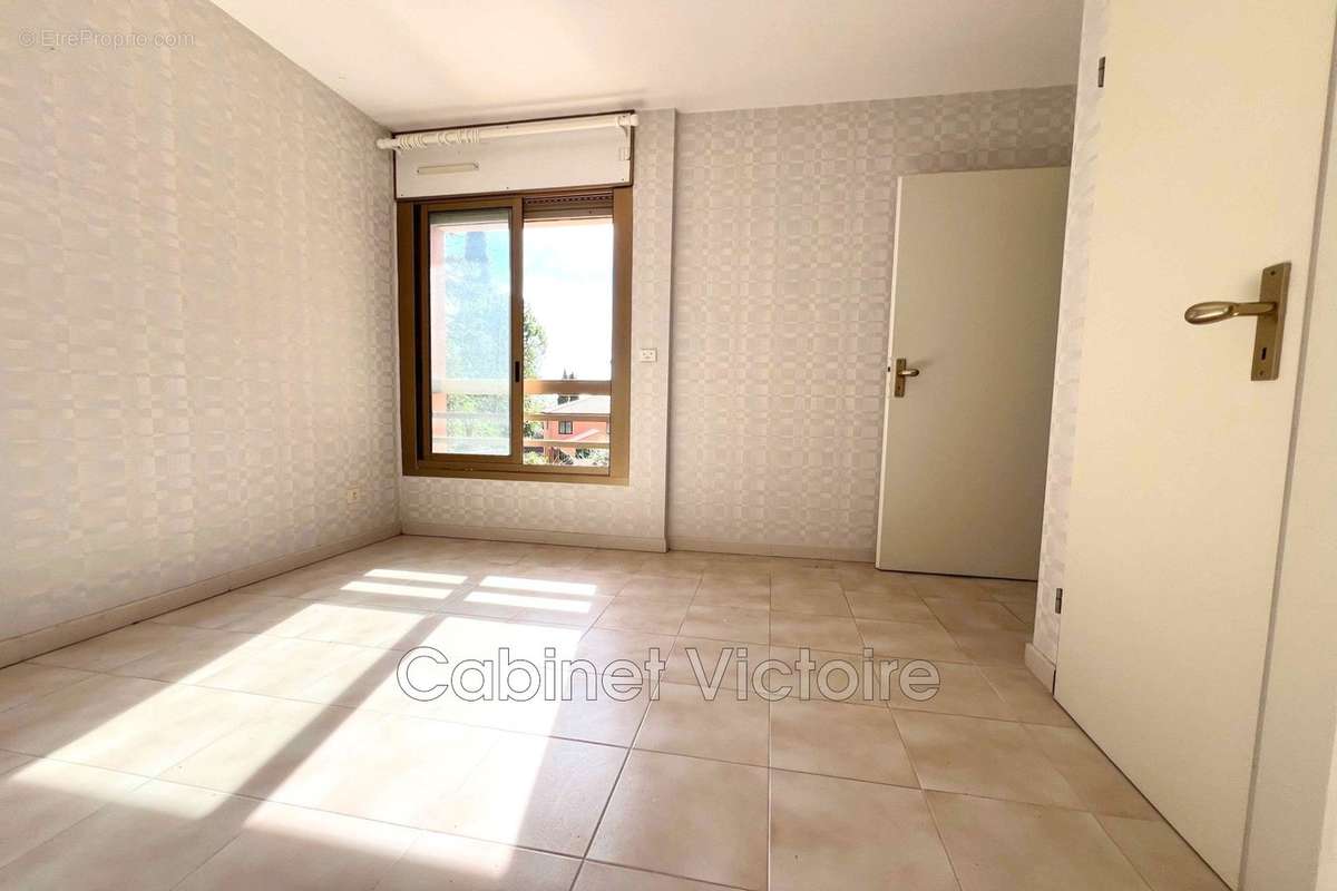 Appartement à EZE