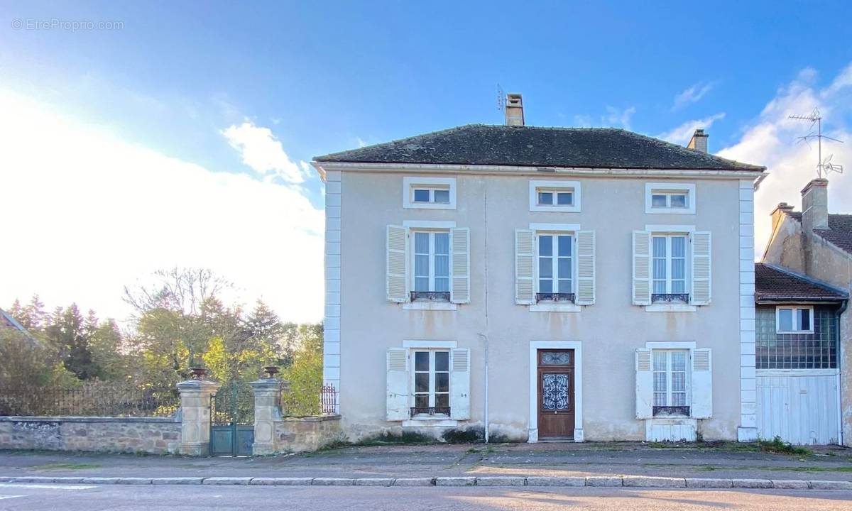 Maison à SAULIEU