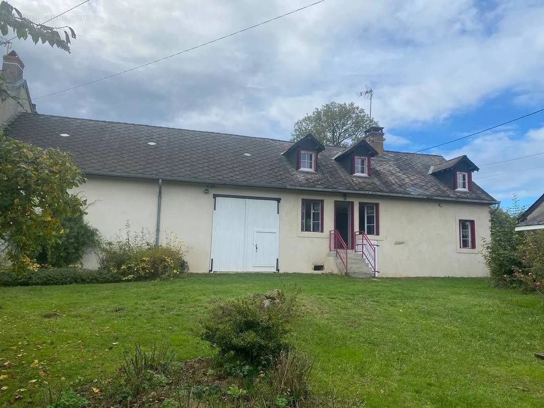 Maison à CUSSY-EN-MORVAN