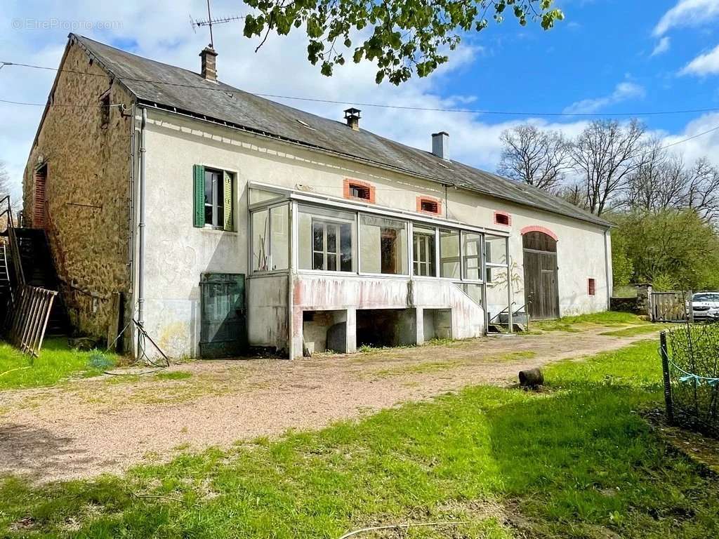 Maison à MONTSAUCHE-LES-SETTONS