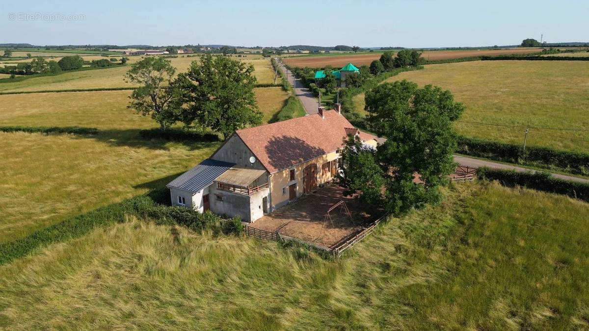 Maison à LIERNAIS