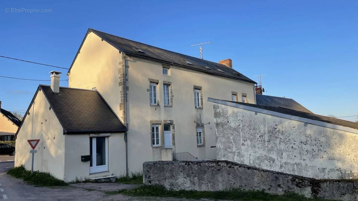 Appartement à SAULIEU