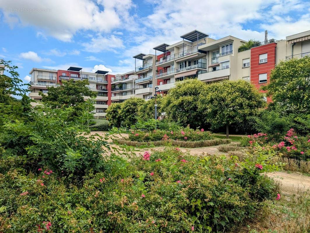 Appartement à BOURGOIN-JALLIEU