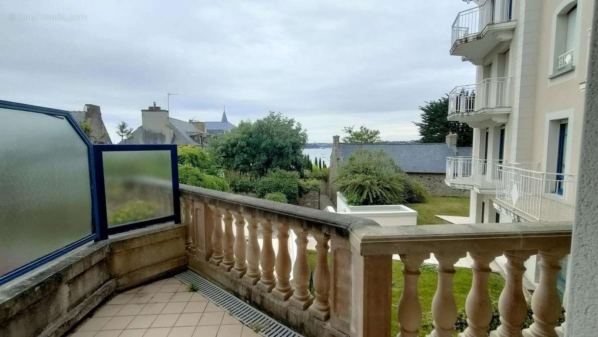 Terrasse côté séjour - Appartement à DINARD