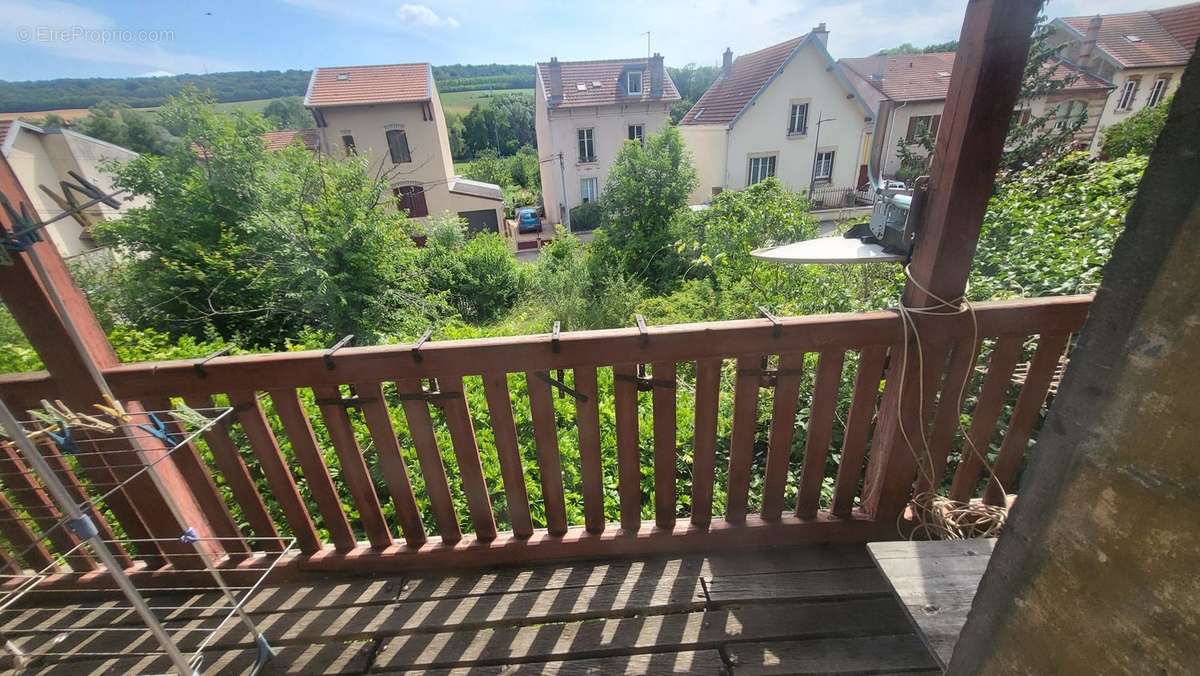 Maison à LAY-SAINT-CHRISTOPHE