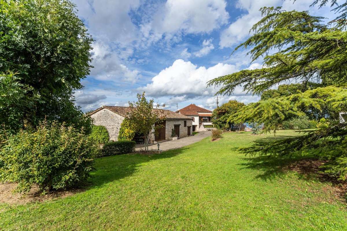 Maison à MONTAIGU-DE-QUERCY