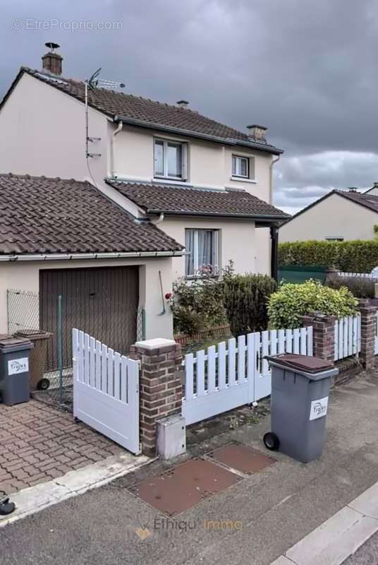 Maison à SAINT-PARRES-AUX-TERTRES