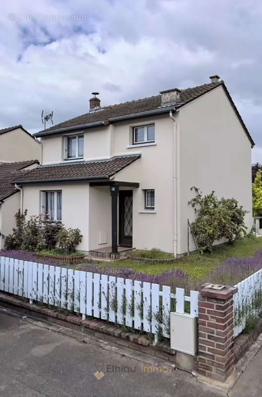 Maison à SAINT-PARRES-AUX-TERTRES