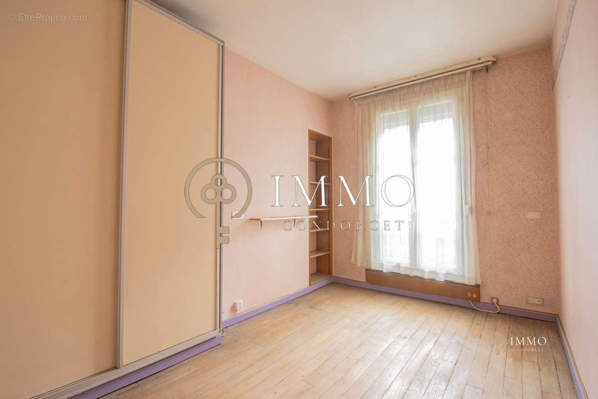 Appartement à PARIS-10E