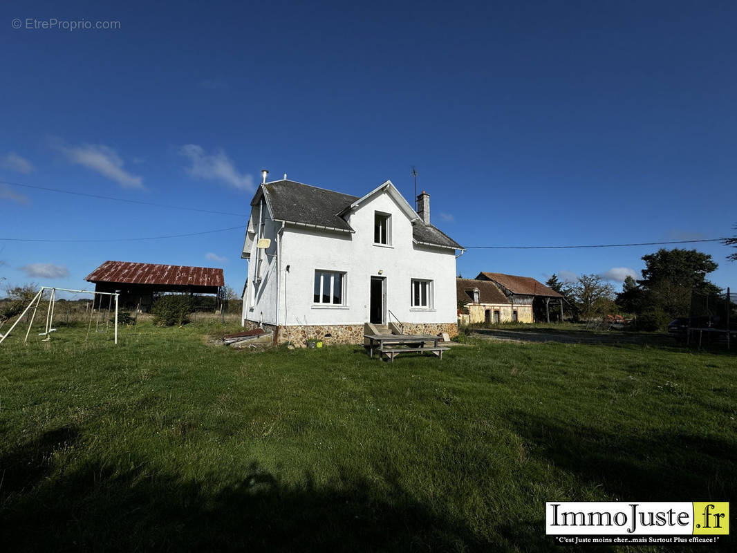 Maison à BREZOLLES