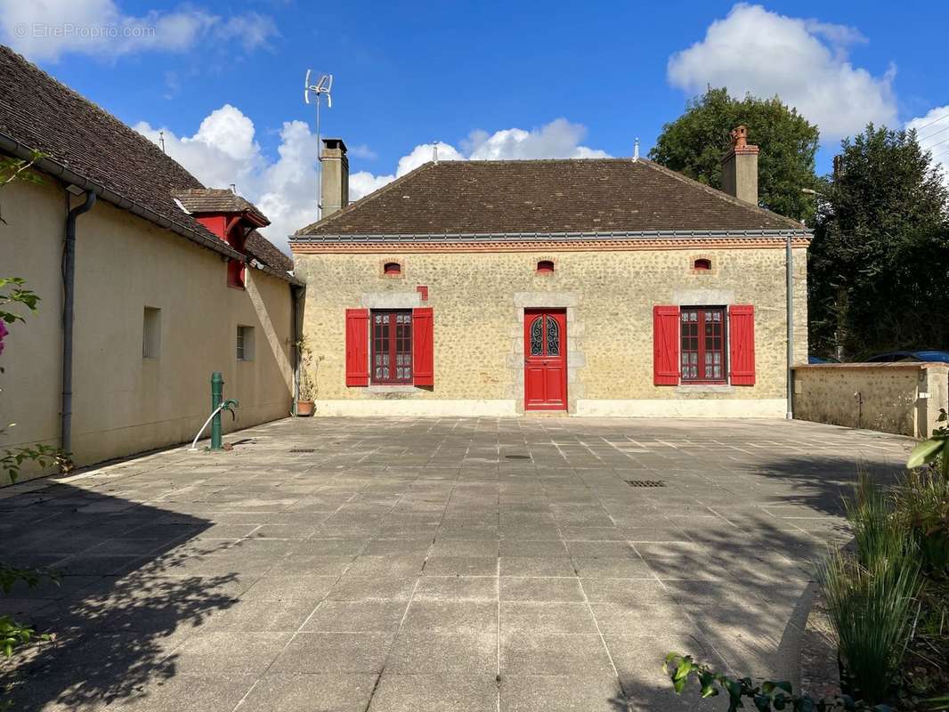 Façade - Maison à CHERANCE