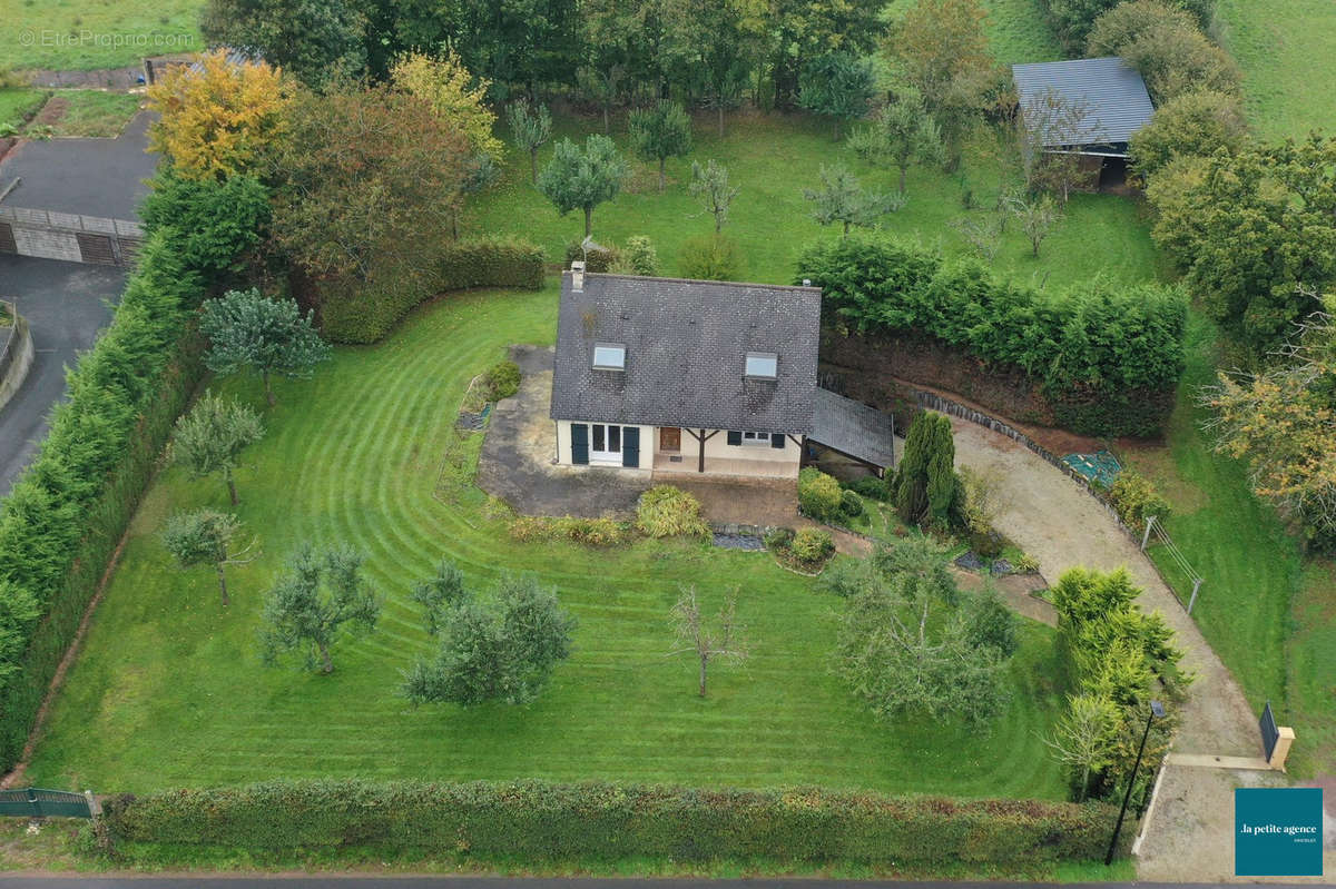 Maison à LE BENY-BOCAGE