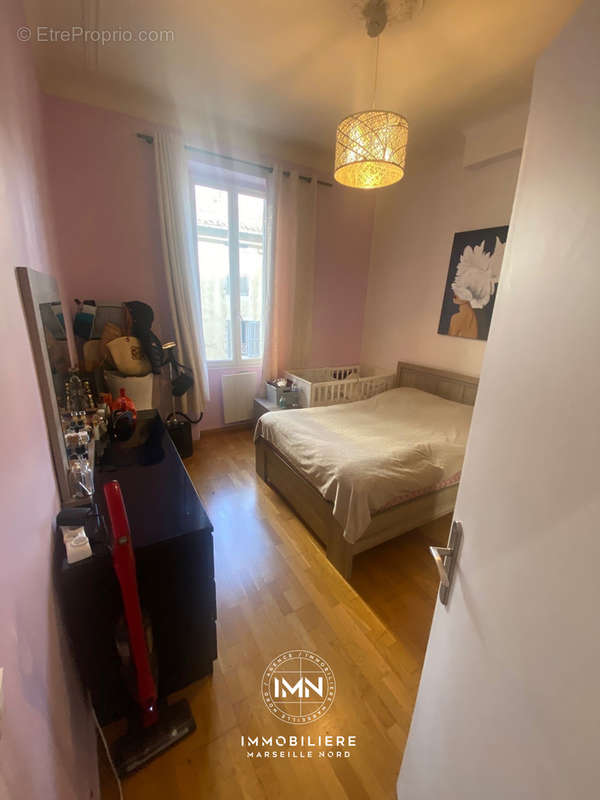 Appartement à MARSEILLE-1E