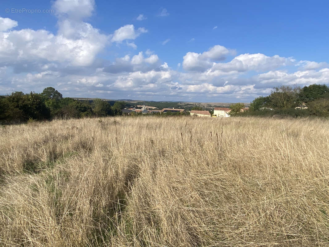 Terrain à LA CAVALERIE