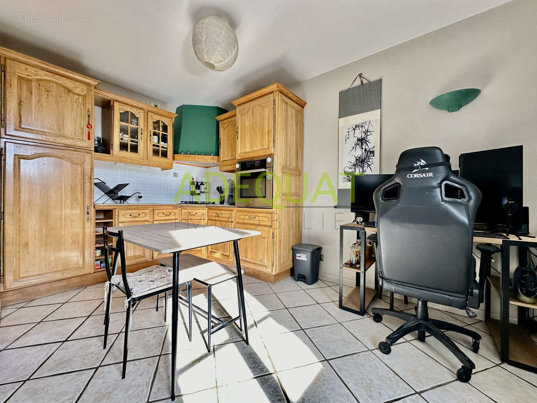 Appartement à NIVOLAS-VERMELLE