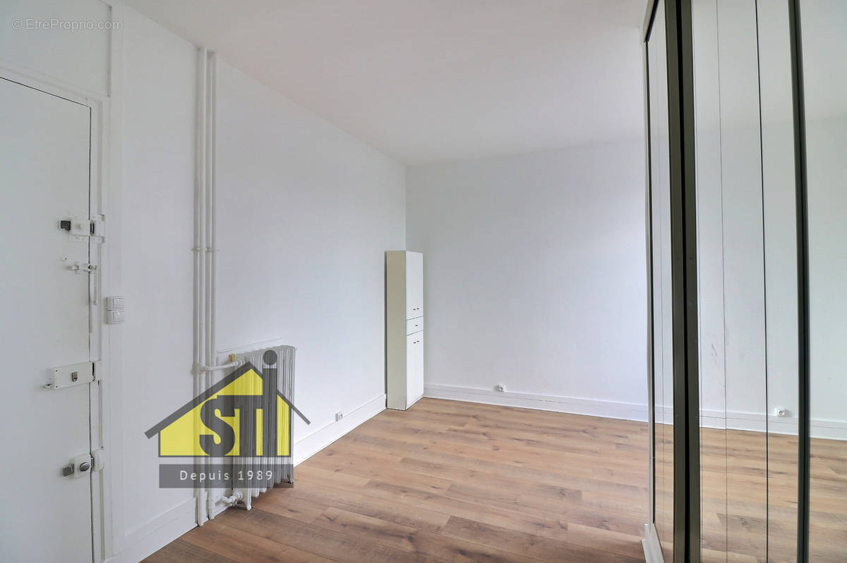 Appartement à PARIS-14E