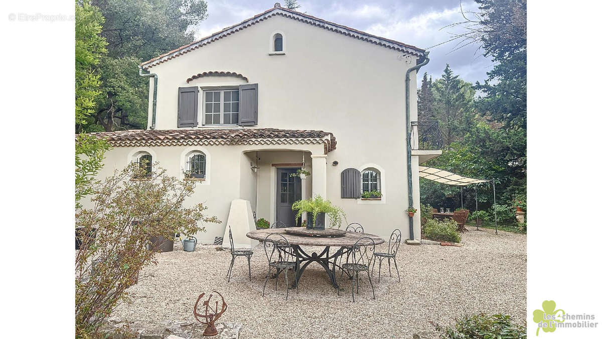 Maison à CHATEAUNEUF-LE-ROUGE