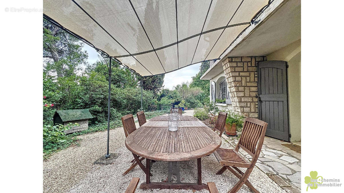 Maison à CHATEAUNEUF-LE-ROUGE