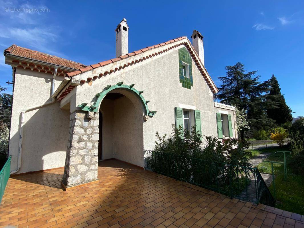 Maison à CHATEAU-ARNOUX-SAINT-AUBAN