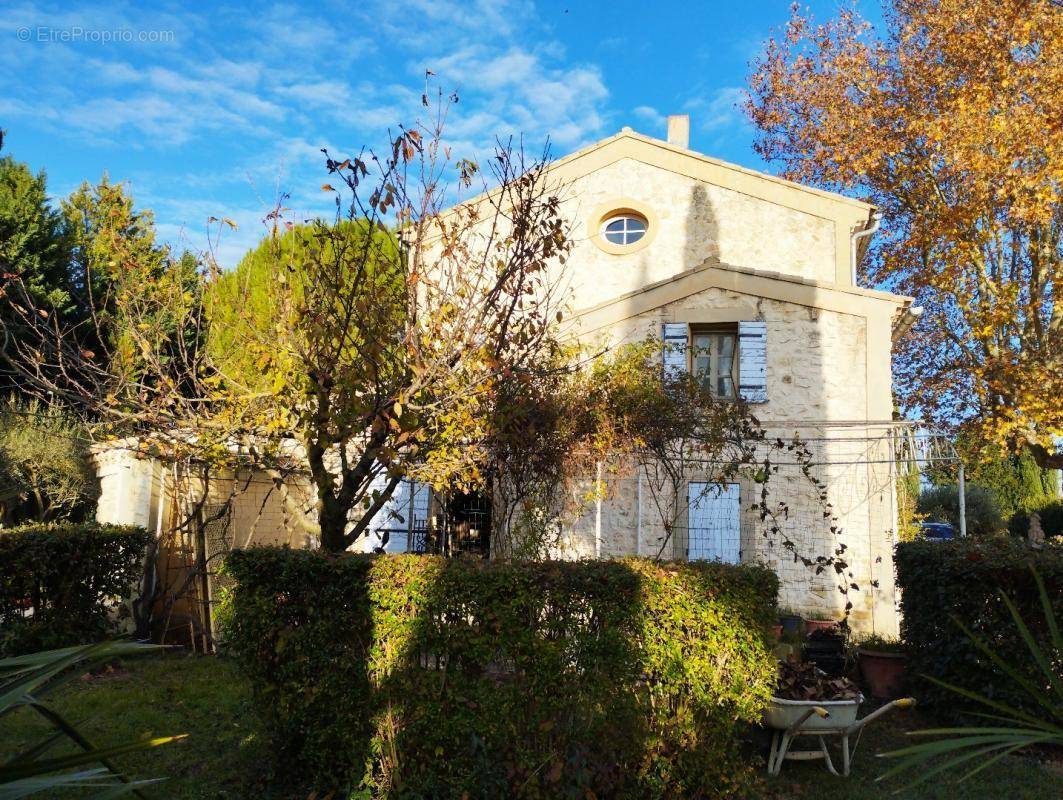 Maison à PERNES-LES-FONTAINES