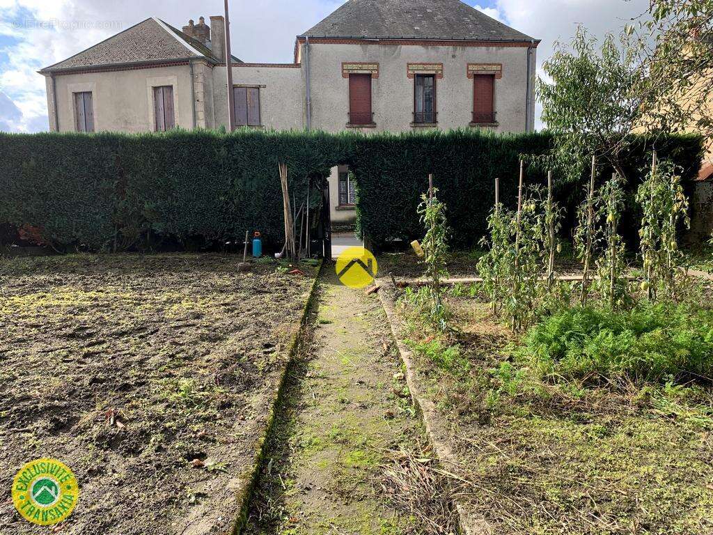 Maison à BOUSSAC