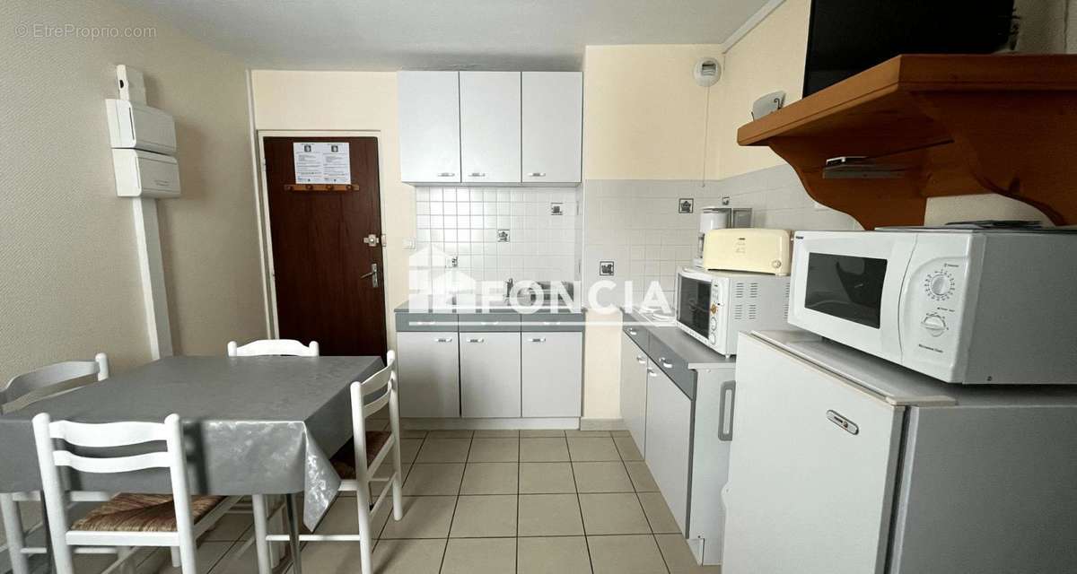 Appartement à SERRES-SAINTE-MARIE