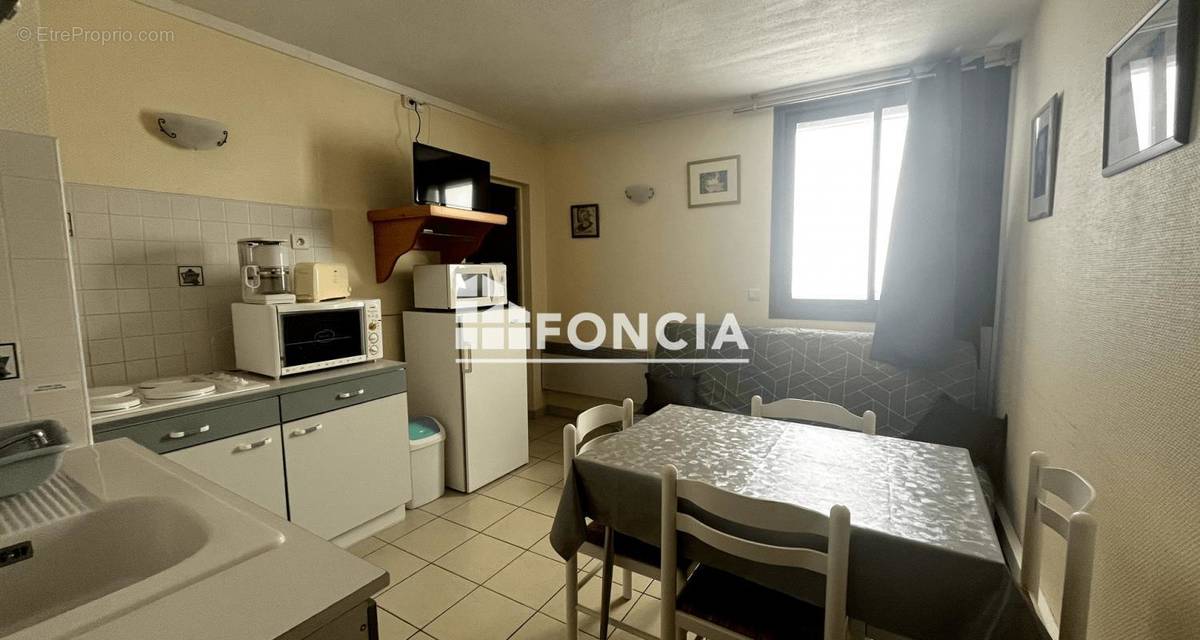 Appartement à SERRES-SAINTE-MARIE