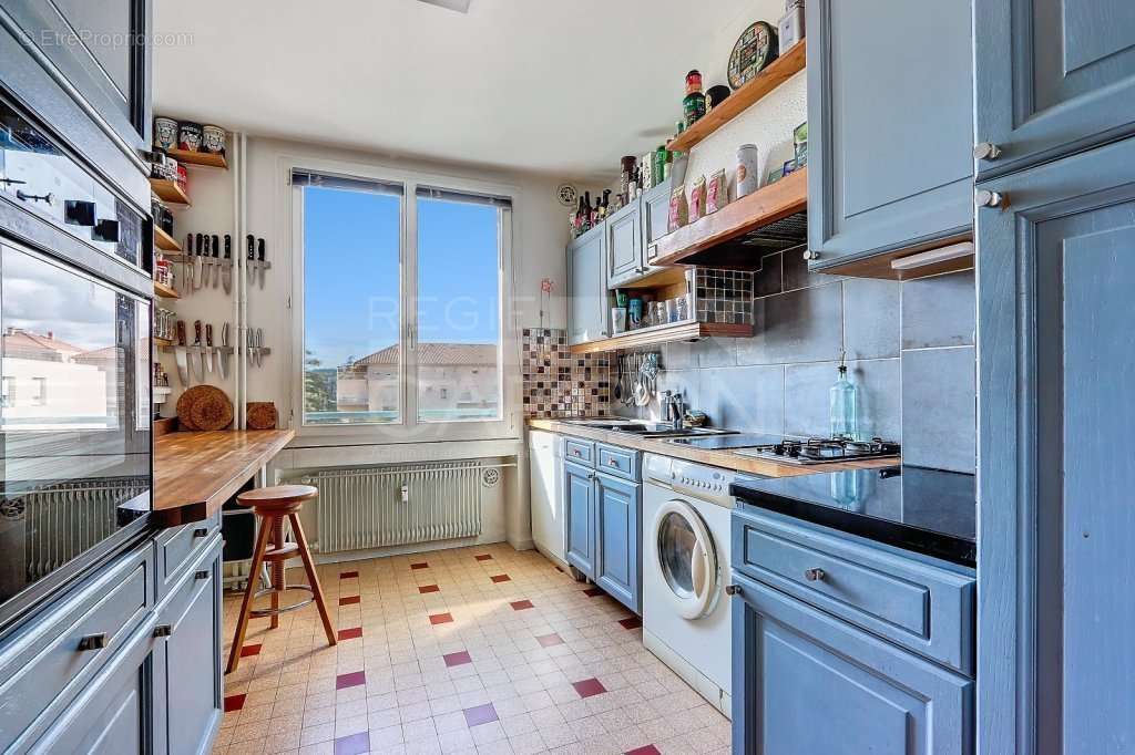 Appartement à LYON-8E