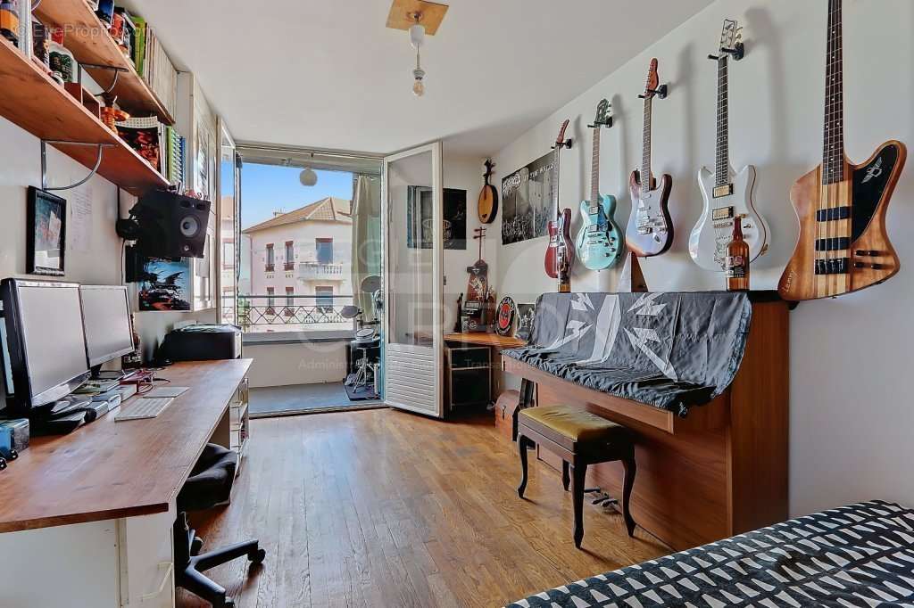 Appartement à LYON-8E