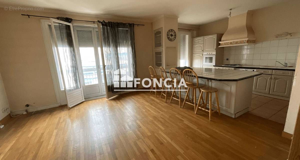 Appartement à LYON-8E