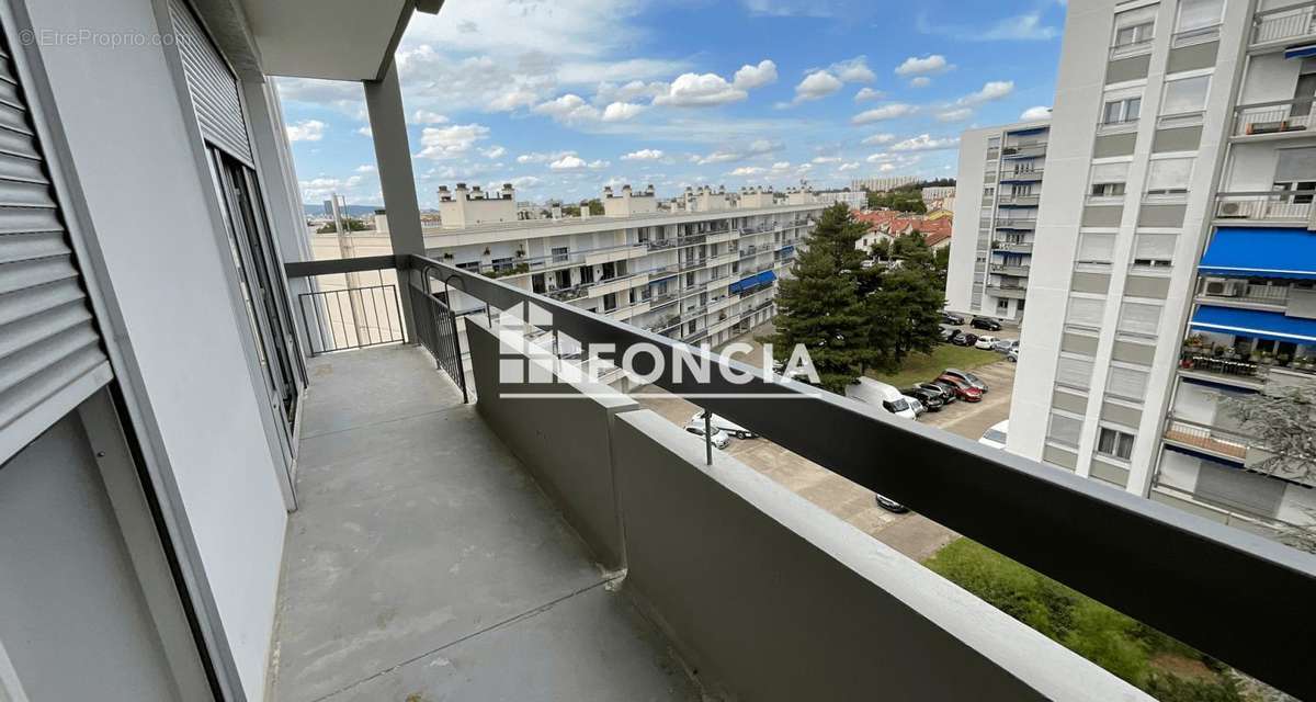 Appartement à LYON-8E