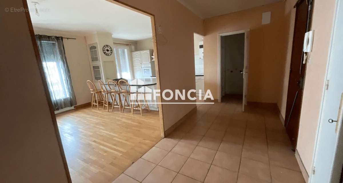 Appartement à LYON-8E