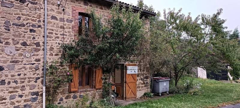 Maison à SAINT-ETIENNE-SUR-USSON