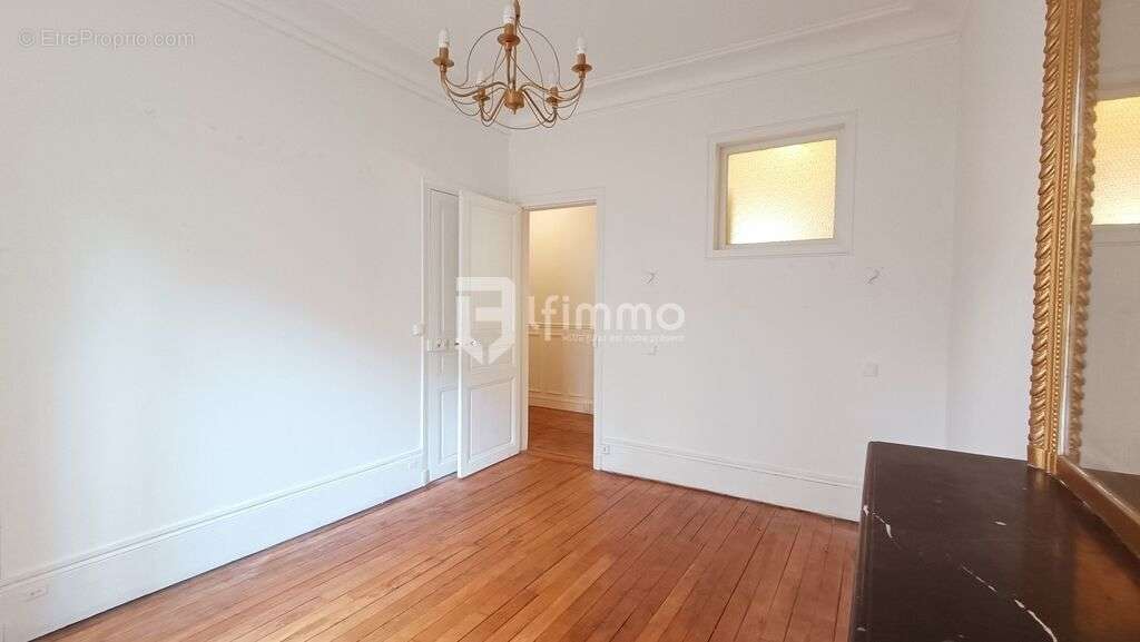 Appartement à PARIS-14E