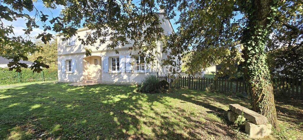 Maison à SAINT-MICHEL-DE-RIEUFRET