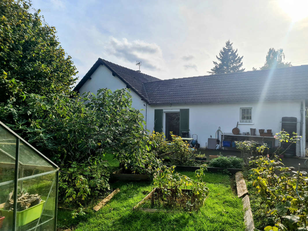 Maison à VARENNES-VAUZELLES