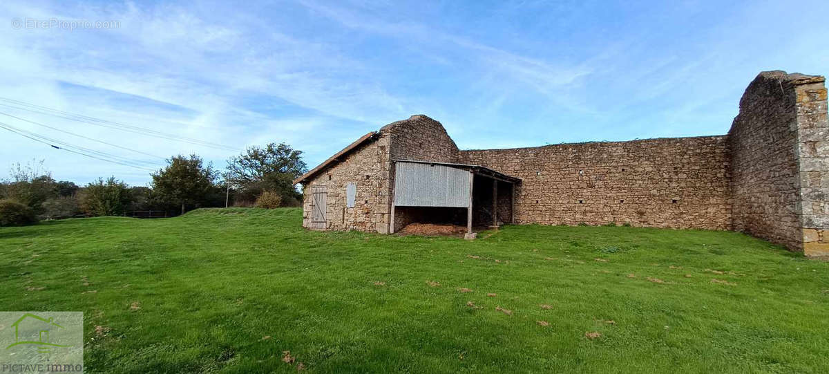 Maison à MENIGOUTE