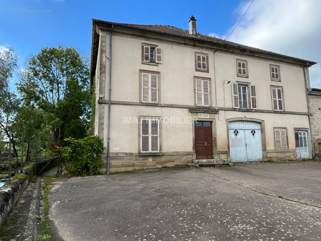 Maison à DAMAS-ET-BETTEGNEY