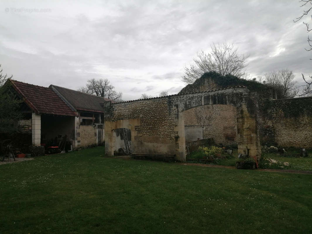 Maison à SAINT-PAUL-LIZONNE