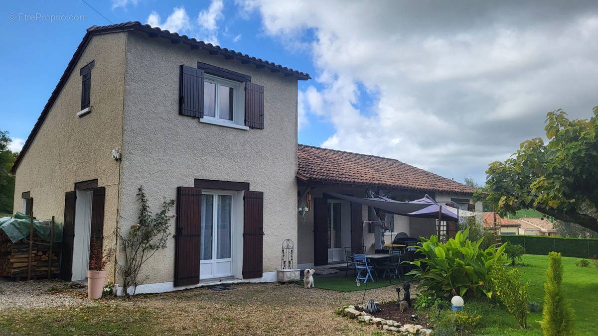 Maison à MENSIGNAC