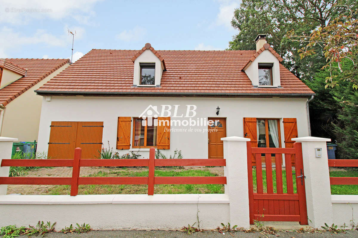 Maison à LE PERRAY-EN-YVELINES