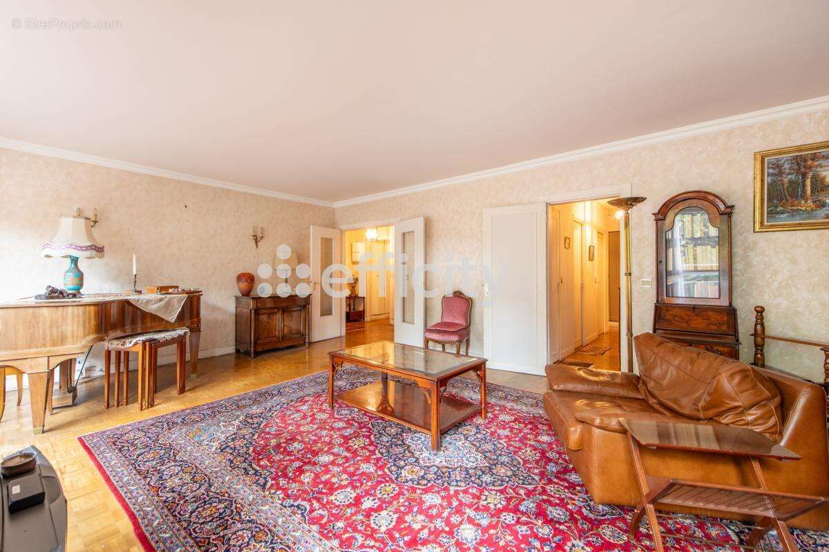 Appartement à PARIS-19E