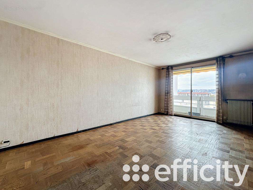 Appartement à LYON-8E