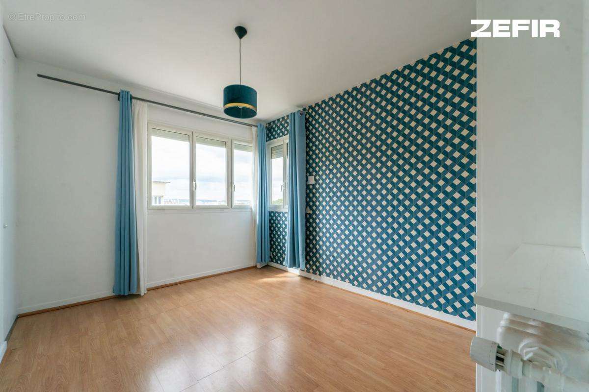 Appartement à NANTERRE