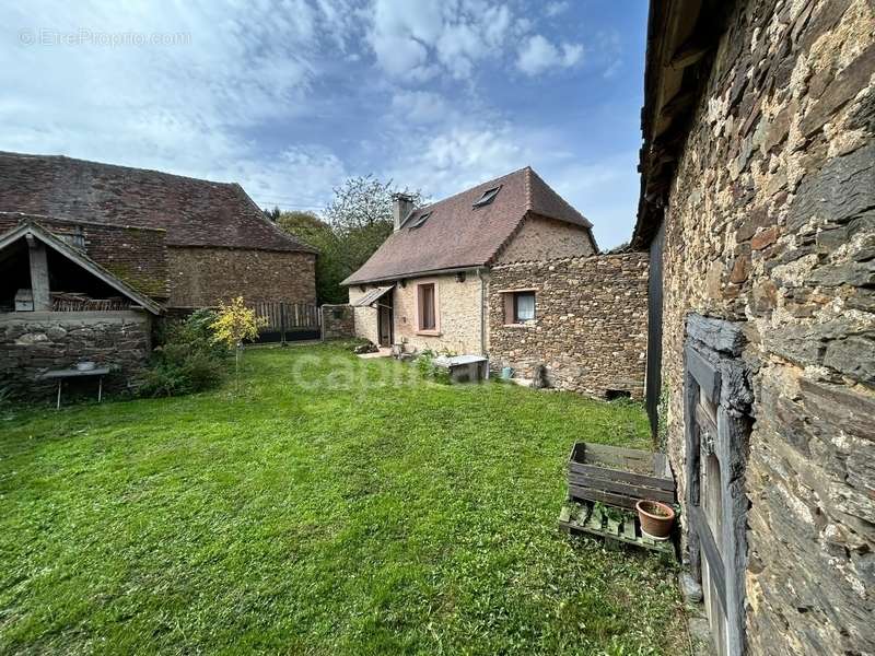 Maison à SAVIGNAC-LEDRIER