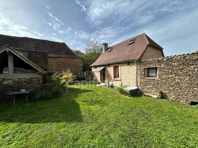 Maison à SAVIGNAC-LEDRIER