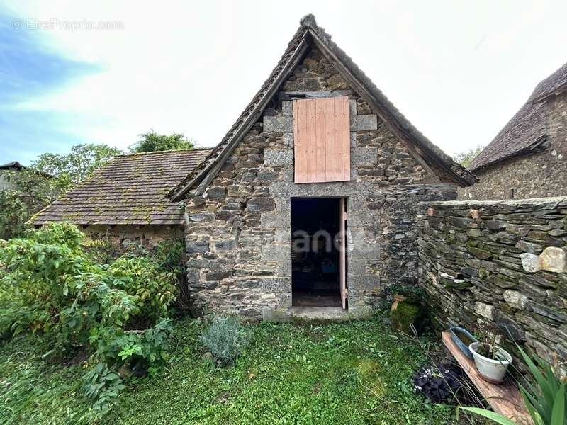 Maison à SAVIGNAC-LEDRIER