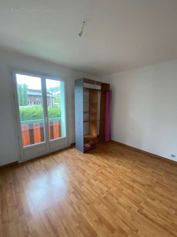 Appartement à CONTES