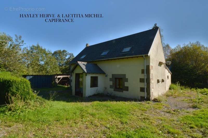 Maison à SAINT-GERMAIN-DE-TALLEVENDE-LA-LANDE-VAUMONT