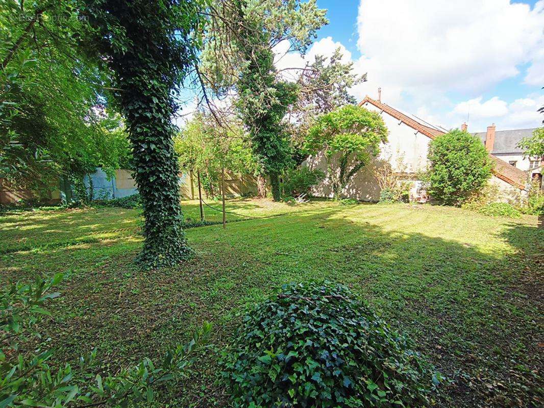 Maison à LA GUERCHE-SUR-L&#039;AUBOIS